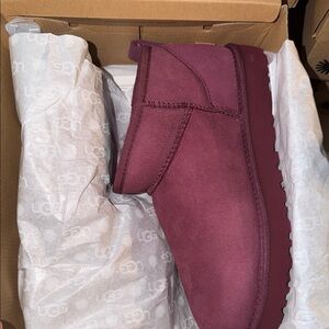 UGG Women Deep Burgundy Boots